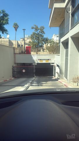 חניה, הרצליה, חיפה