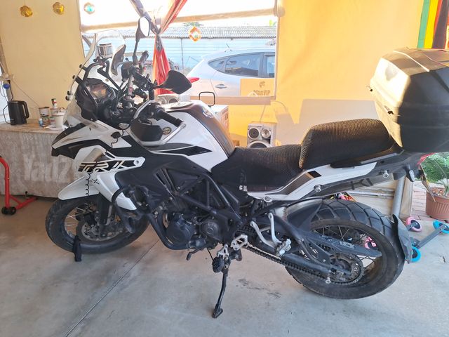 מודעת רכב בנלי TRK502X