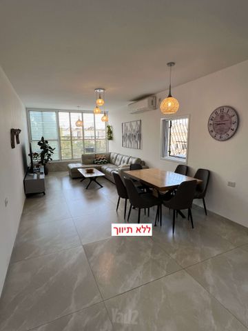 הצפירה 9