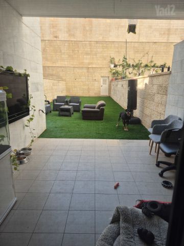 גולדה מאיר 68