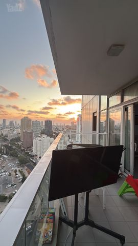 דרך מנחם בגין 144