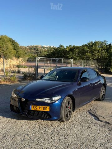מודעת רכב אלפא רומיאו ג'וליה