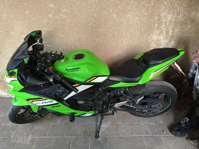 מודעת רכב קאוואסאקי ZX4RR