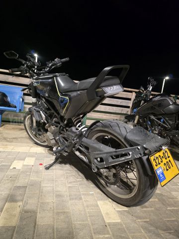 מודעת רכב הוסקוורנה SVARTPILEN 401