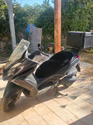 מודעת רכב קימקו דאון-טאון 350
