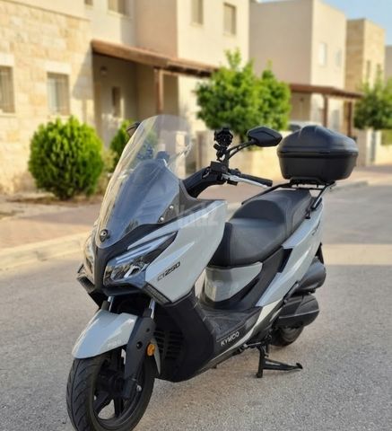 מודעת רכב קימקו איקס טאון CT 250