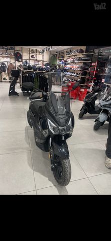 מודעת רכב סאן יאנג ג'וירייד 300 16