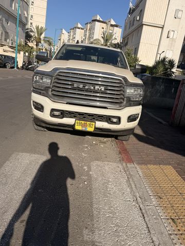 מודעת רכב דודג'