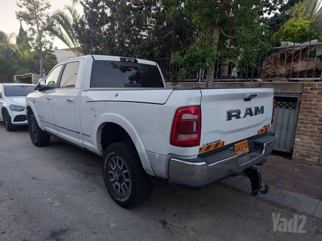 מודעת רכב דודג'