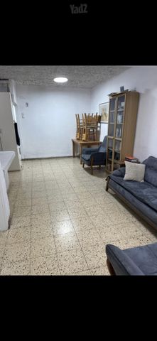 החרצית 1