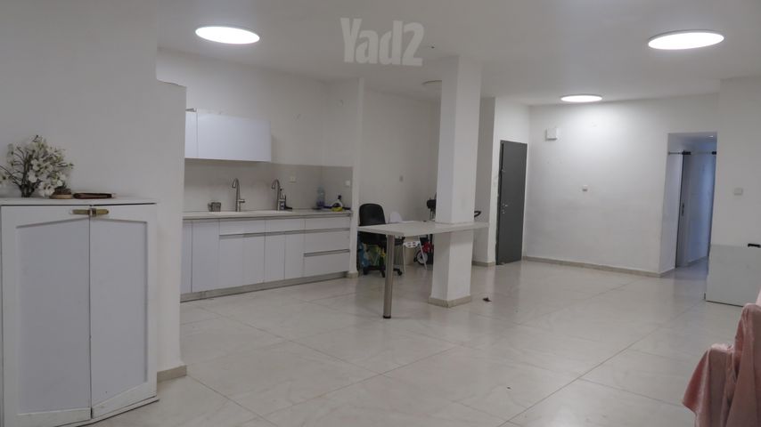 טבור הארץ 26