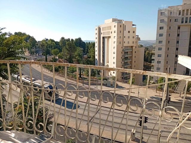 דירה להשכרה בירושלים — 2