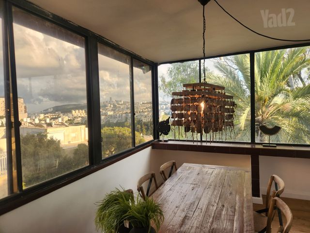 דירה, שדרות ודג'ווד 17, מרכז הכרמל, חיפה