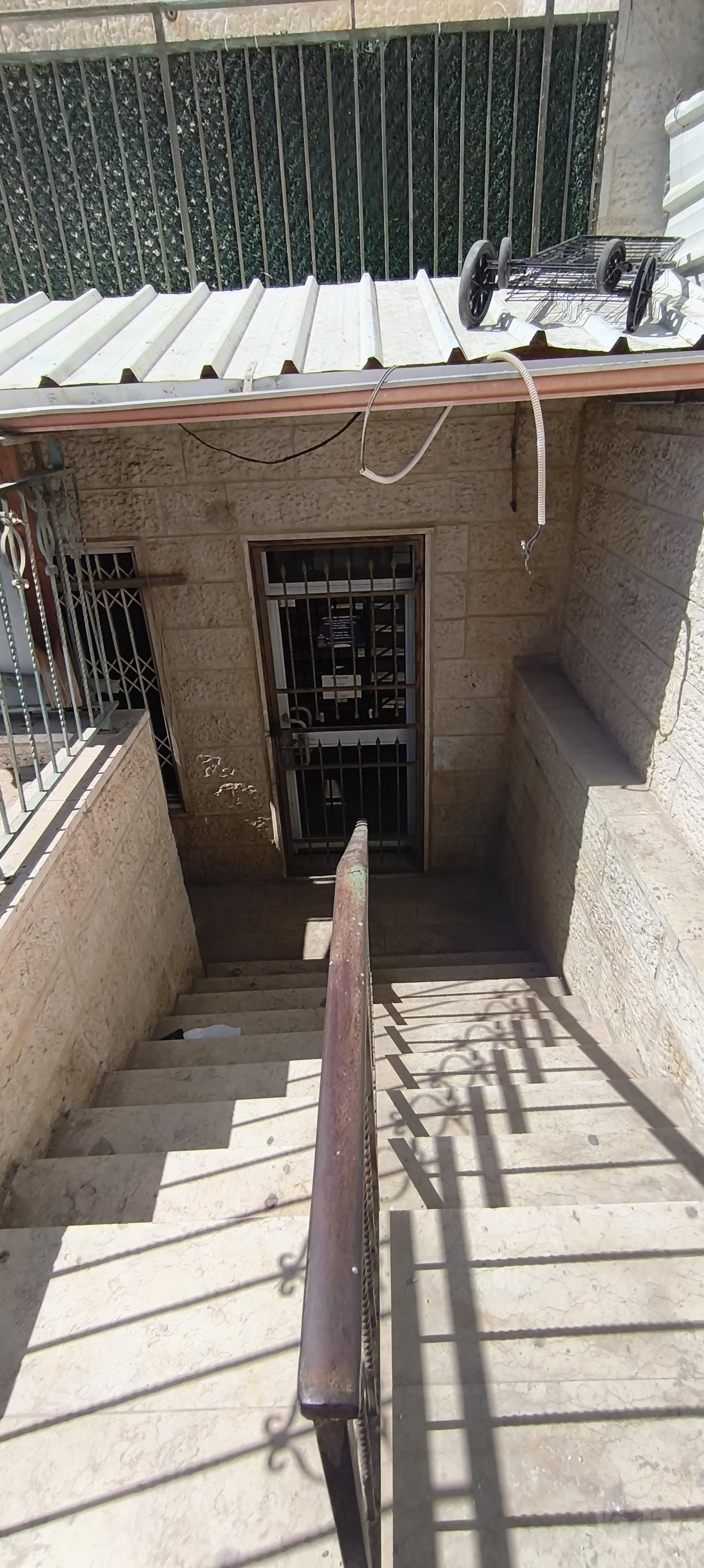 מרתף/ פרטר, המגיד ממעזריטש 90, הגפן, ביתר עילית