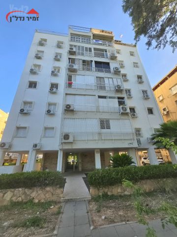 דירה, חולון