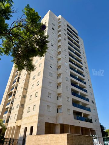 דרך הטייסים 114