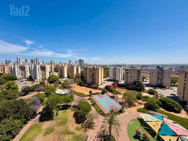 דירה, שדרות גולדה מאיר 22, קרית נורדאו, נתניה