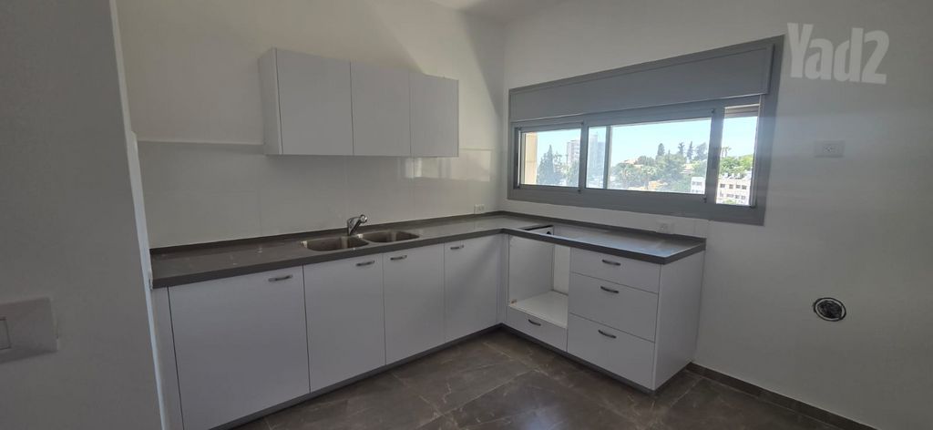 דירה להשכרה בבית שמש (תיווך) — 4
