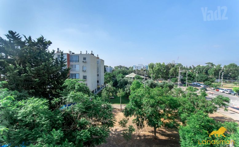 השומר 19