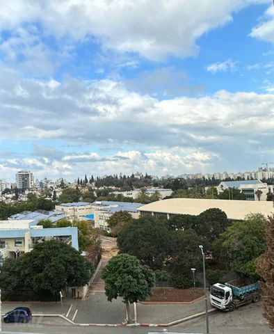 שמואל שרירא 10