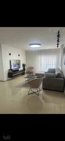 החלוצים 11