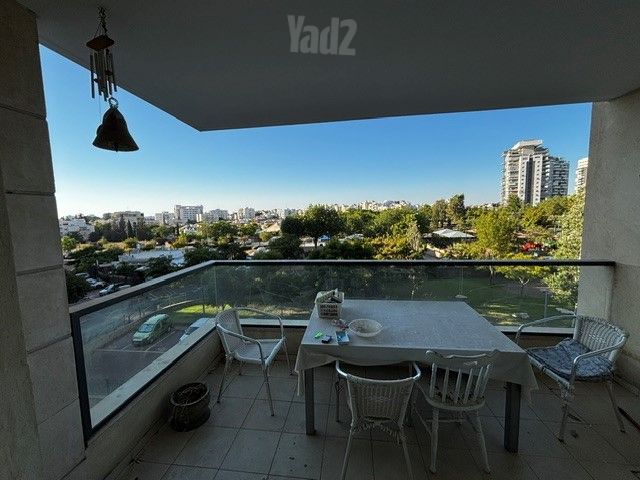 שדרות מקס ואמפרו שיין 7