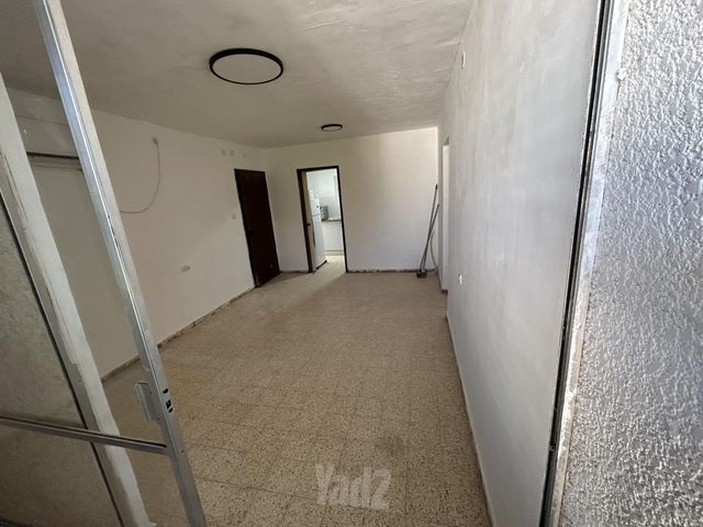 קדושי מצרים 24