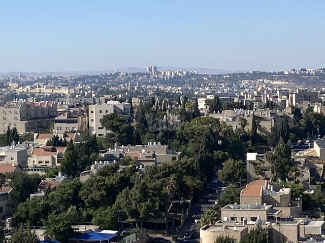 יצחק ארנסט נבנצל 1