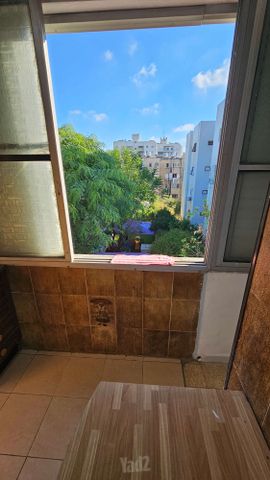 מעפילי אגוז 67