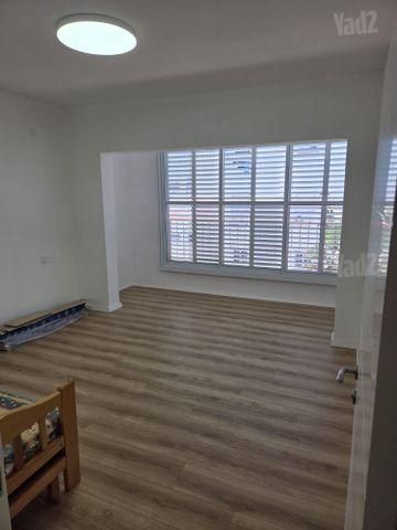 דירה, הרב הרצוג 6, תל גנים, גבעתיים