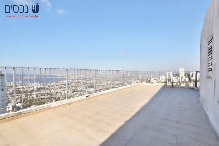 ליאון בלום 44
