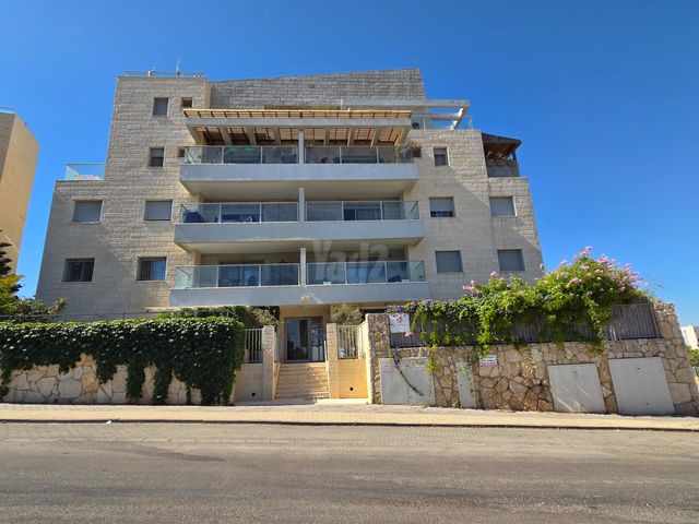 דירה למכירה בצור הדסה (תיווך) — 2