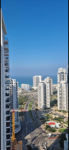 הקוממיות 16