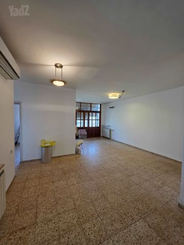 דירה להשכרה בירושלים (תיווך) — 3