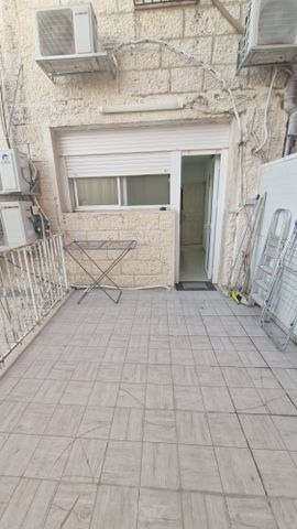 יחידת דיור להשכרה בירושלים (תיווך)