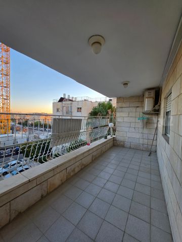 דירה להשכרה בירושלים (תיווך) — 2