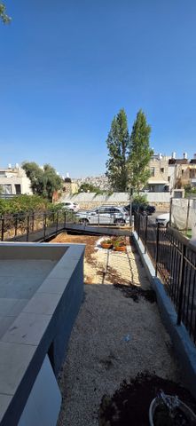 השומר 10