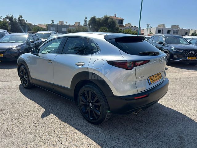 מודעת רכב מאזדה CX-30 2