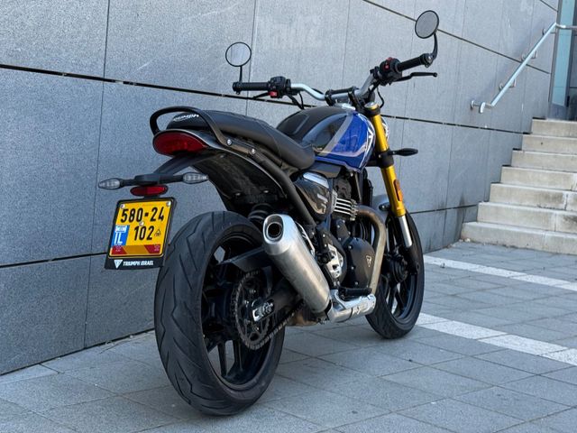 טריומף Speed 400