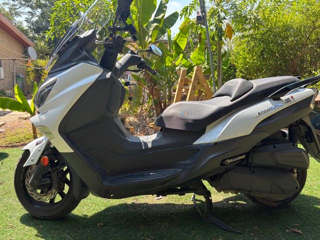 מודעת רכב סאן יאנג ג'וי-מקס Z-250