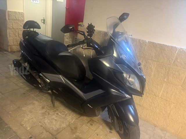 מודעת רכב קימקו דאון-טאון 350