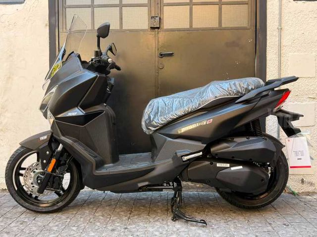 מודעת רכב סאן יאנג ג'וירייד 300 16