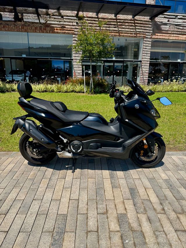 ימאהה Tmax 560 Tech