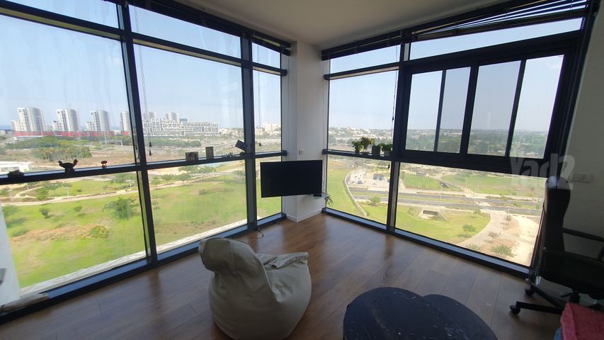 הקרן 8