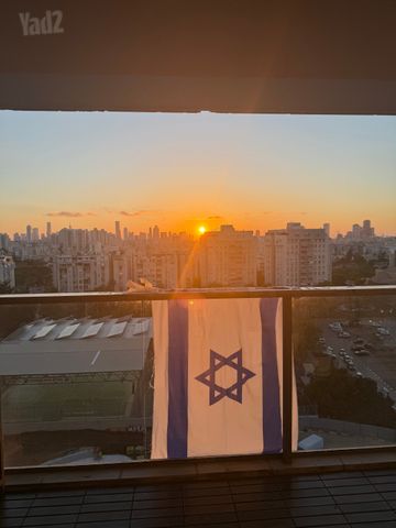 השקד 4