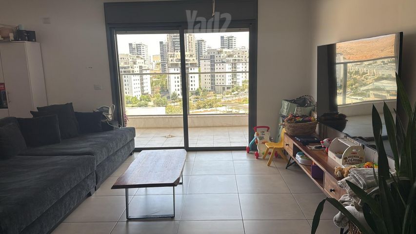 ניסים אלוני 4