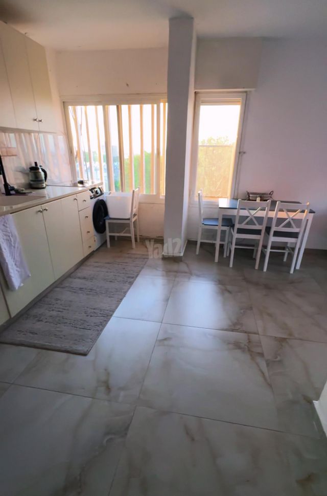 דירה, איינשטיין 12, מרכז העיר, קרית אתא