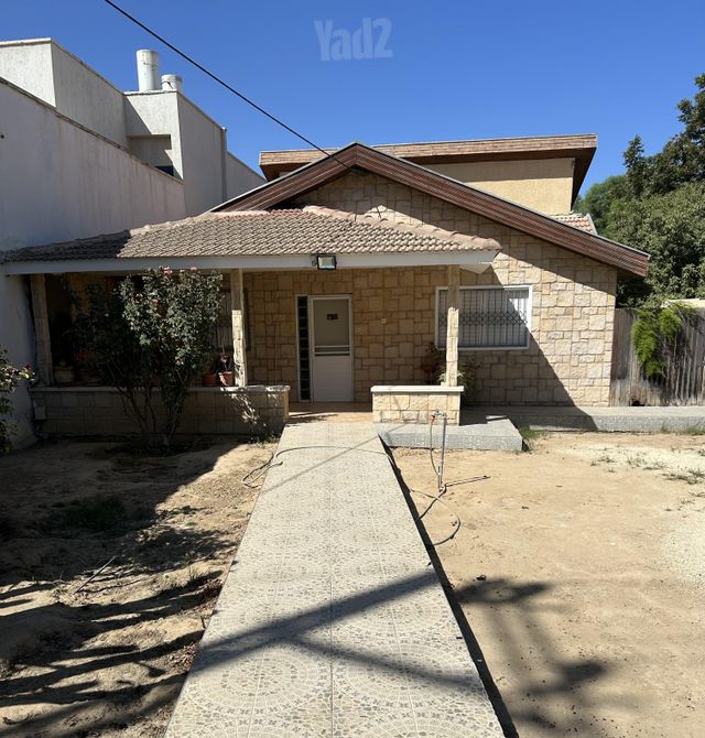 בית פרטי/ קוטג', שדרות הרצל 12, יעקב מסיקה, אופקים
