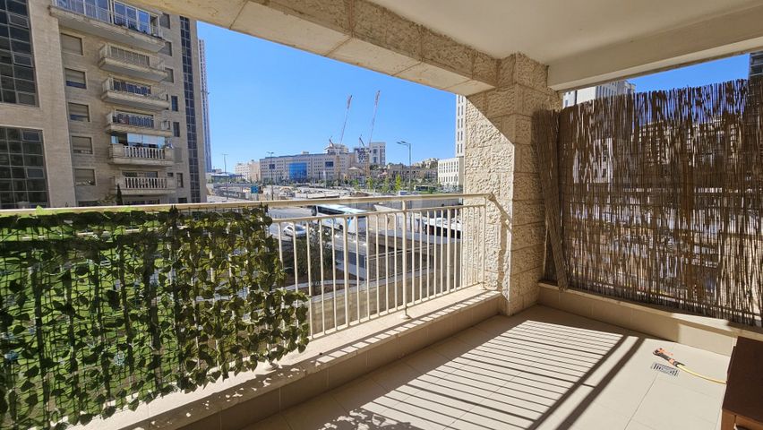 דירה למכירה בירושלים (תיווך) — 2