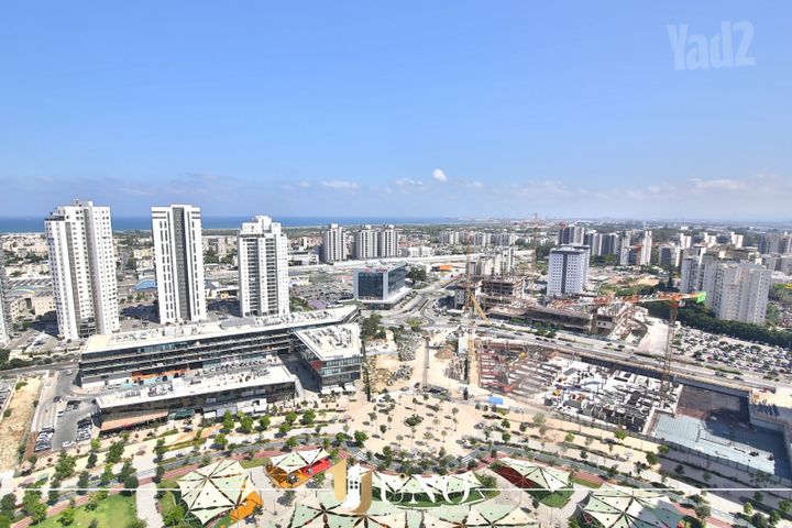 גג/ פנטהאוז, משכנות האומנים, קרית מוצקין